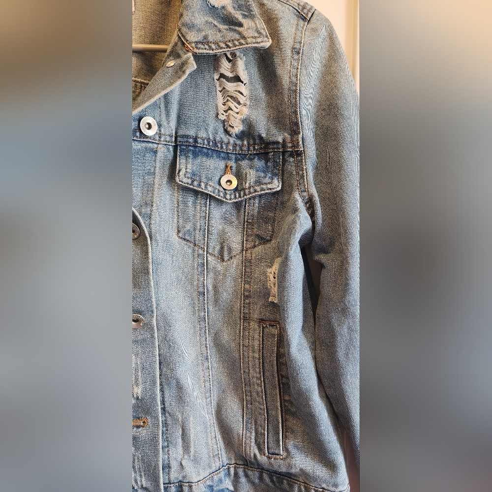 Distressed jean jacket - Picture 2 of 5